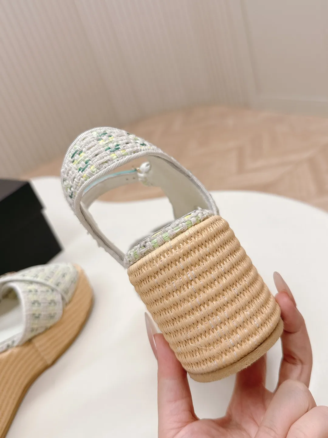 👟👟Ex-factory price 600👟👟 CHANEL Chanel 2025 new sandals and slippers series classic series every style is great rhombus platform sandals and slippers elegant and noble comfortable and versatile upper: sheepskin, woven cloth foot pads: sheepskin sole: rubber outsole size: 35-40